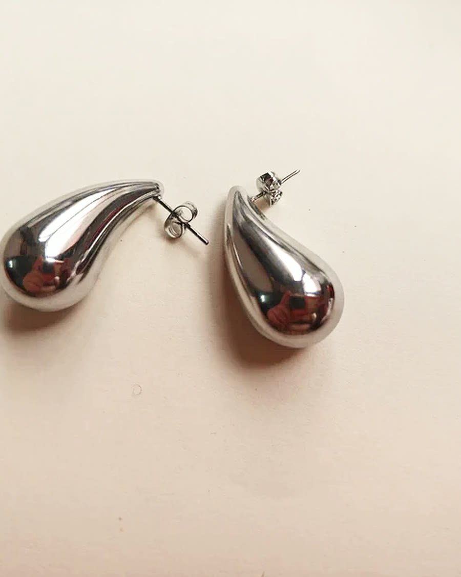 Pendientes en forma de gota, plateados
